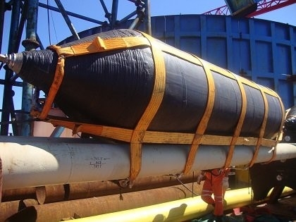 ضغط 0.05-0.25 MPA أكياس الهواء المطاطية البحرية سمك 6mm-20mm طبقات 4-9 التصميم البنائي الثقيل