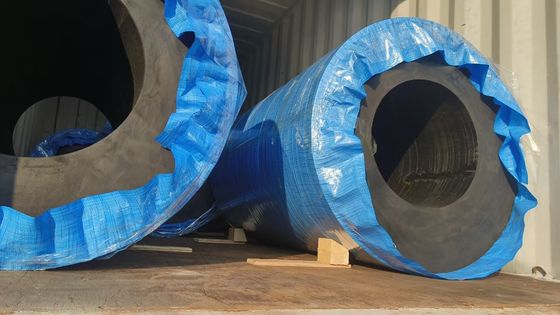 مقاومة للتآكل المسامير المطاطية الأسطوانية الطول 1000-5000mm قطر 100-2000mm مثالية في الموانئ البحرية ومصانع السفن