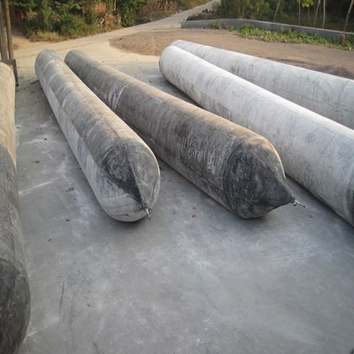 ضغط 0.05-0.25 MPA أكياس الهواء المطاطية البحرية سمك 6mm-20mm طبقات 4-9 التصميم البنائي الثقيل