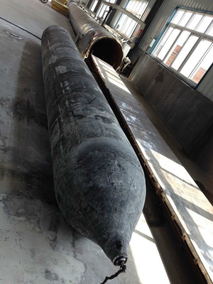 ضغط 0.05-0.25 MPA أكياس الهواء المطاطية البحرية سمك 6mm-20mm طبقات 4-9 التصميم البنائي الثقيل