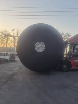 تجنب الاصطدام الرغوة مليئة المروحة هيكل EVA صلب مناسبة في الموانئ المارينات ومحطات الرصيف الصناعية