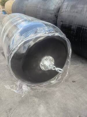 واقيات طافية مملوءة بالرغوة لمدة 24 شهرًا D3.0m X L5.0m انحراف 60 بالمائة حل حماية متين لأرصفة السفن