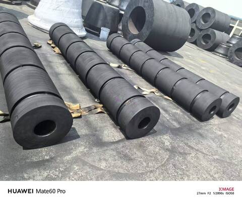 Abrasion Resistance Tugboat Roller Fenders Delivering Robust Dock Boat Protection With High Durability and Marine Safety