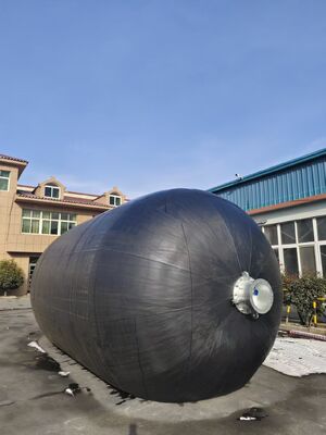 مقاومة الشيخوخة ومقاومة العوامل الجوية/التآكل لمصدات YOKOHAMA في مشاريع البنية التحتية للموانئ